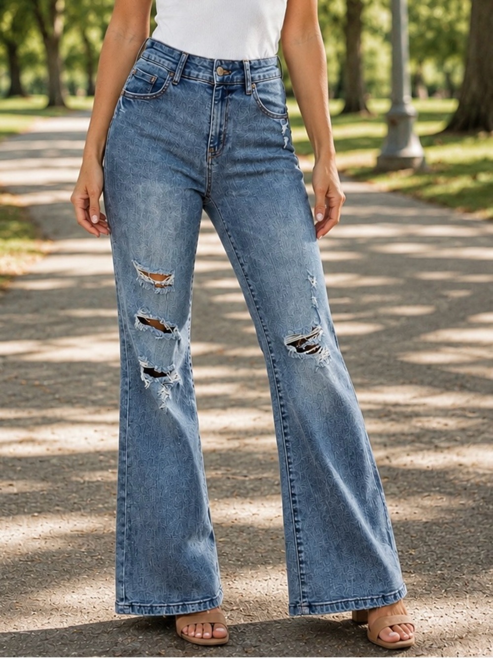 Aeropostale Women’s Size 10 Low Rise Flare Distressed Light Wash Jeans